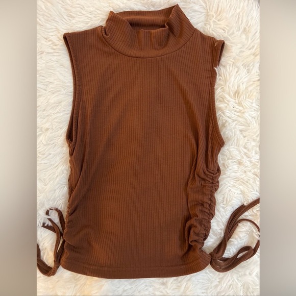 Nothing But Sexy Brown Sleeveless Ribbed Knit Women's Turtleneck NWT Size Medium - Picture 4 of 8